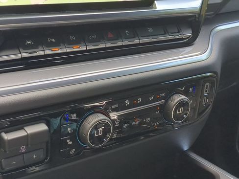 New 2026 Chevrolet Silverado 1500 High Country w/ High Country Premium Package AWD/4WD image 24