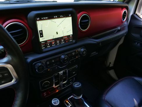 Used 2019 Jeep Wrangler Unlimited Rubicon AWD/4WD image 11