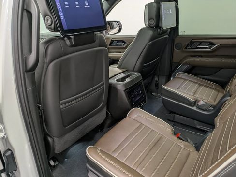 Used 2025 GMC Yukon Denali Ultimate image 22