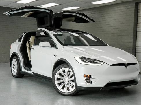 Used 2020 Tesla Model X AWD/4WD image 1