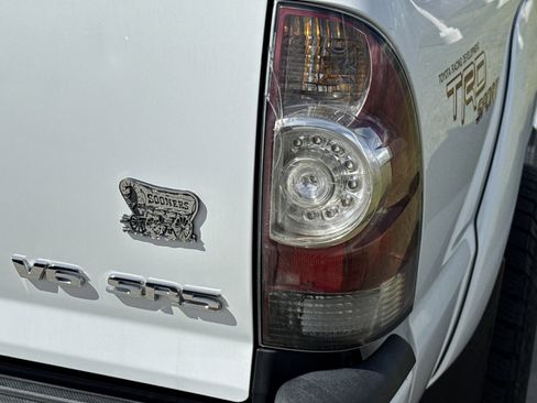 Used 2010 Toyota Tacoma 4x4 Double Cab image 11