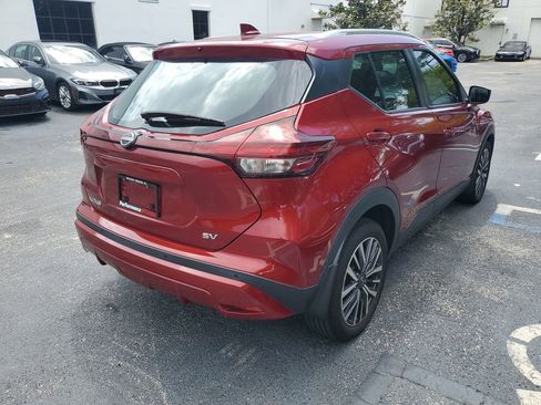 Used 2023 Nissan Kicks SV image 7