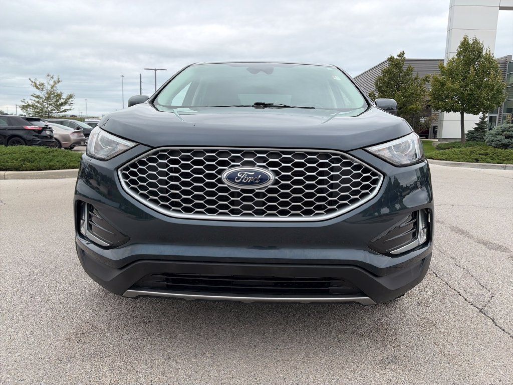 Used 2024 Ford Edge SEL w/ Convenience Package AWD/4WD image 2