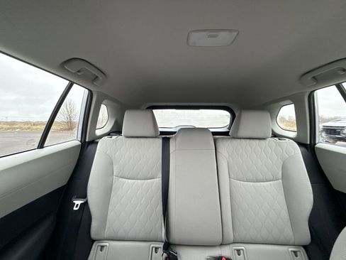 Used 2025 Toyota Corolla Cross L image 28