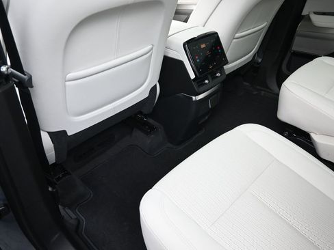 New 2026 Cadillac Vistiq Luxury image 14