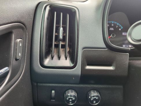 Used 2019 Chevrolet Colorado Z71 image 16