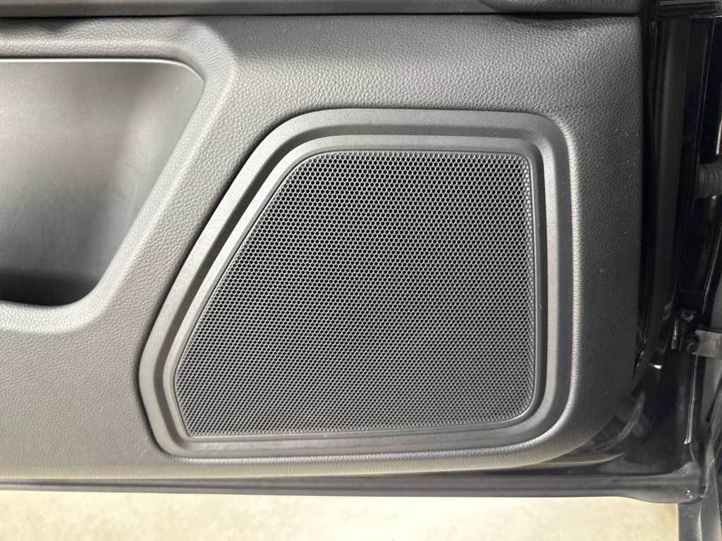 Certified 2023 Porsche Macan AWD/4WD image 35