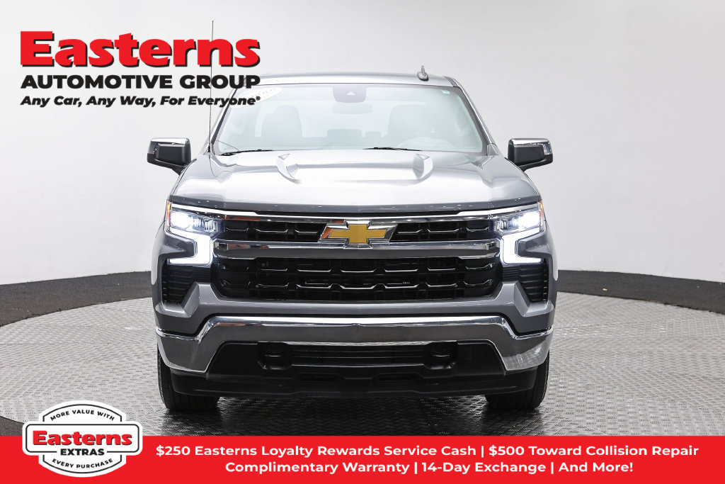 Used 2023 Chevrolet Silverado 1500 LT AWD/4WD image 3