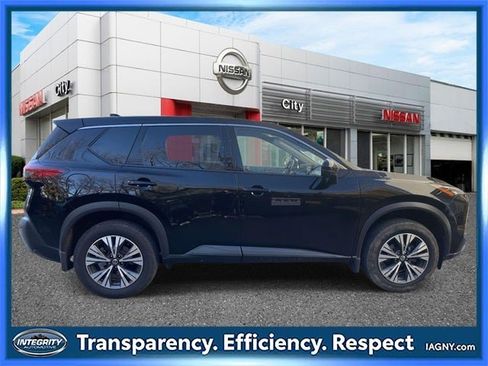 Certified 2021 Nissan Rogue SV image 5