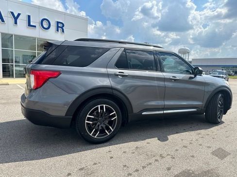 Used 2021 Ford Explorer XLT w/ Equipment Group 202A RWD image 17