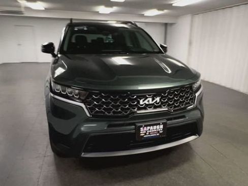 Used 2023 Kia Sorento S w/ Panoramic Sunroof Package image 3