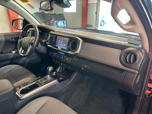 Used 2023 Toyota Tacoma SR5 AWD/4WD image 17