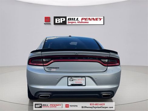 Used 2020 Dodge Charger SXT w/ Blacktop Package image 4