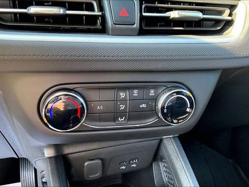 Used 2024 Chevrolet TrailBlazer LS w/ LS Convenience Package AWD/4WD image 32