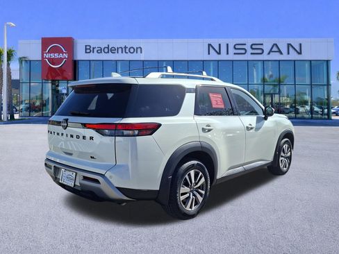 Certified 2023 Nissan Pathfinder SL w/ Lighting Package (N92) image 5