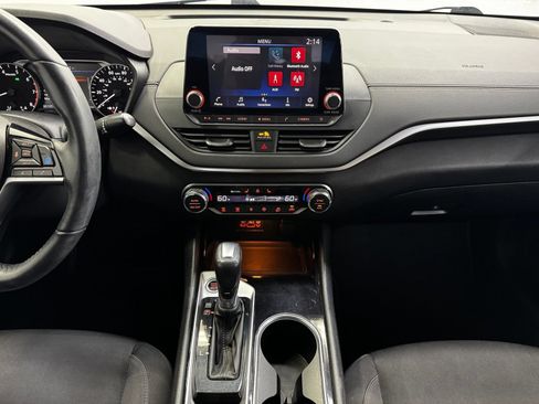 Used 2020 Nissan Altima 2.5 SV FWD image 17