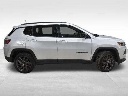 New 2026 Jeep Compass Latitude image 3