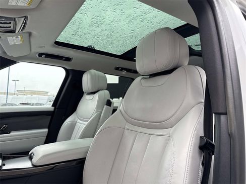 Used 2023 Land Rover Range Rover Sport SE image 21