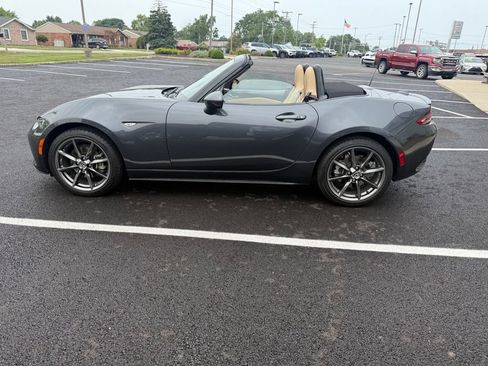 Used 2016 MAZDA MX-5 Miata Grand Touring RWD image 25