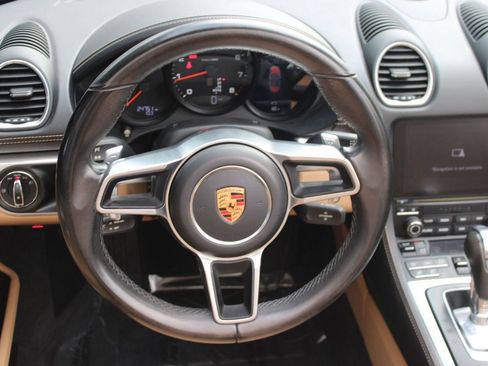 Used 2018 Porsche 718 Boxster image 14
