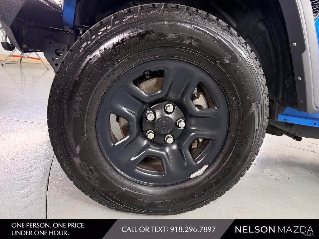 Used 2023 Jeep Gladiator Sport AWD/4WD image 11