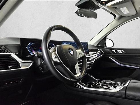 Used 2024 BMW X7 xDrive40i w/ Premium Package image 10