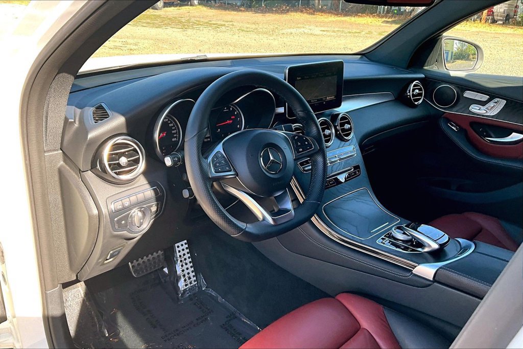 Used 2018 Mercedes-Benz GLC 300 4MATIC Coupe image 18