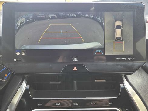 Used 2021 Toyota Venza Limited image 25