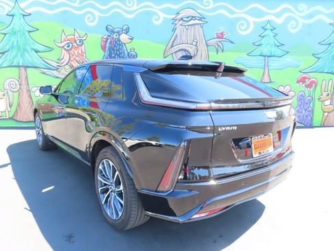 Certified 2024 Cadillac Lyriq Sport w/ LPO, Floor Liner Package AWD/4WD image 7