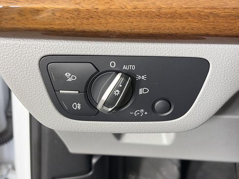 Certified 2024 Audi Q5 e Premium image 28