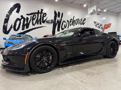 Used 2015 Chevrolet Corvette Z06 w/ 3LZ Preferred Equipment Group RWD image 1