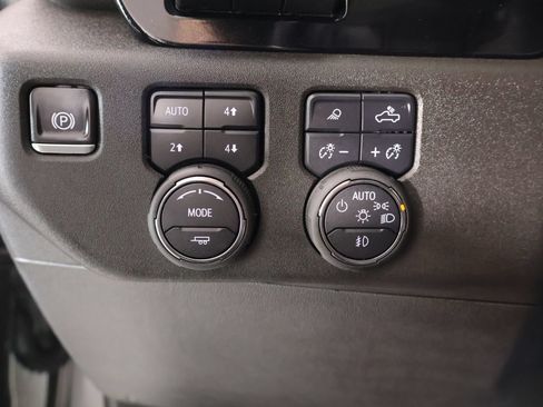 Used 2025 Chevrolet Silverado 2500 High Country w/ High Country Premium Package AWD/4WD image 8