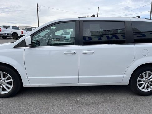 Used 2018 Dodge Grand Caravan SXT image 8
