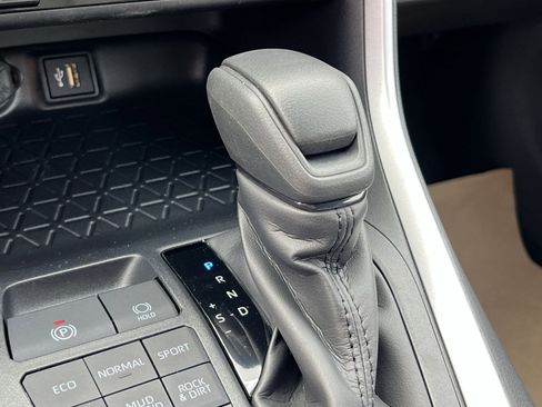 New 2025 Toyota RAV4 XLE image 17