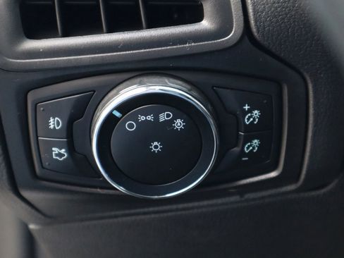 Used 2014 Ford Focus SE w/ Equipment Group 201A image 25