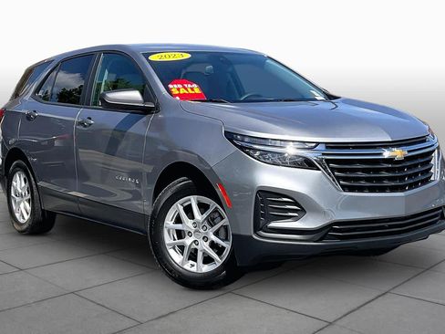 Used 2023 Chevrolet Equinox LS w/ LS Convenience Package FWD image 3
