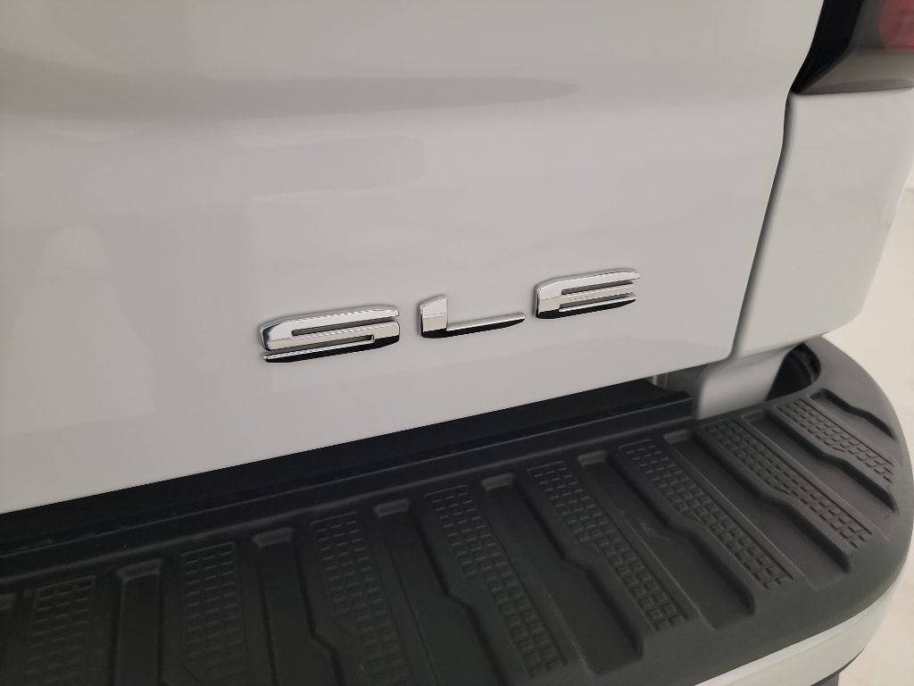 Used 2024 GMC Sierra 1500 SLE w/ Enhanced Capability Package AWD/4WD image 16