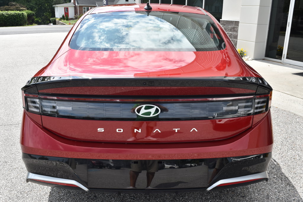 Used 2025 Hyundai Sonata SEL FWD image 6