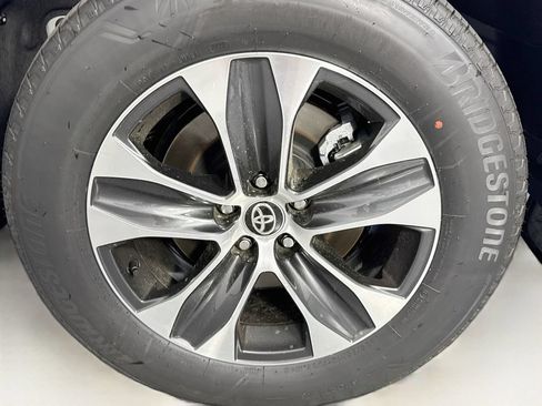 New 2026 Toyota Highlander XLE AWD/4WD image 30