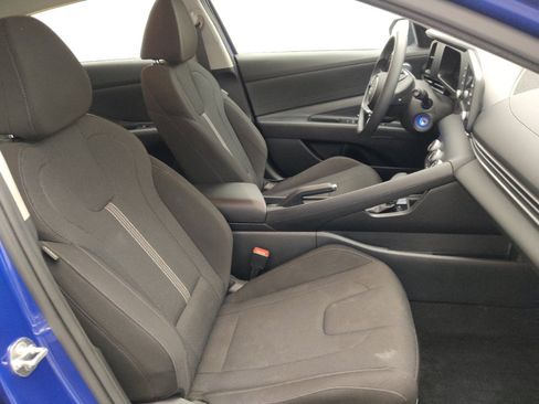 Used 2024 Hyundai Elantra SE FWD image 21