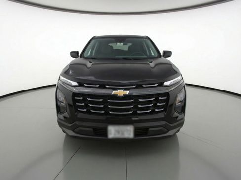 Used 2025 Chevrolet Equinox LT image 2
