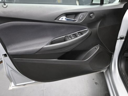 Used 2018 Chevrolet Cruze LT w/ Convenience Package FWD image 12