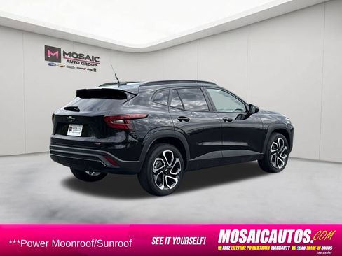 Used 2025 Chevrolet Trax RS FWD image 7