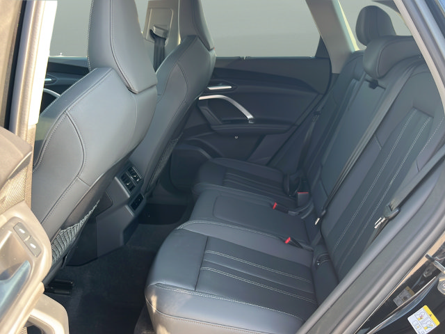 Used 2025 Audi Q5 Premium Plus w/ Premium Plus AWD/4WD image 19