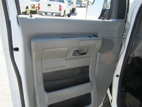 Used 2013 Ford E-150 and Econoline 150 image 13
