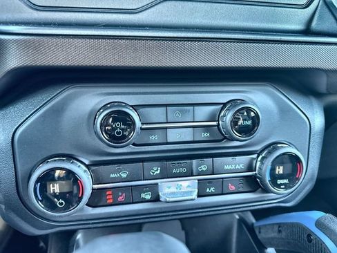 Used 2023 Ford Bronco Outer Banks image 19