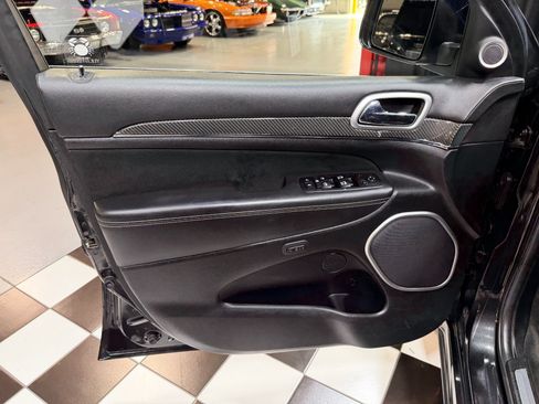 Used 2014 Jeep Grand Cherokee SRT8 w/ Luxury Group II AWD/4WD image 55