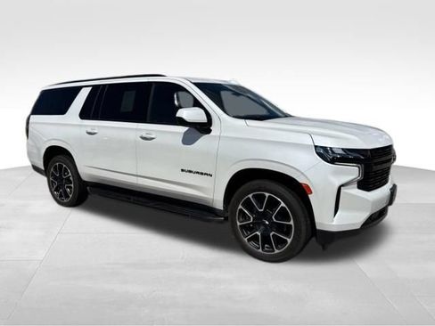 Used 2023 Chevrolet Suburban RST AWD/4WD image 7