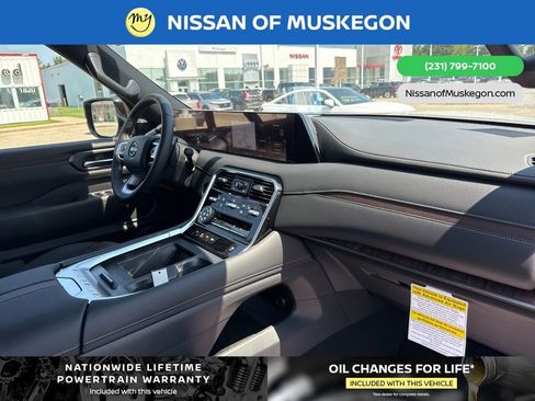 New 2025 Nissan Armada SL w/ Captain's Chari Seat Package image 31