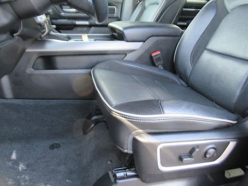 Used 2022 RAM 1500 Laramie w/ Sport Appearance Package image 19